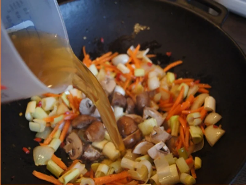 Schweinefilet mit Gemüse im Wok und Basmatireis - Rezept - Bild Nr. 14