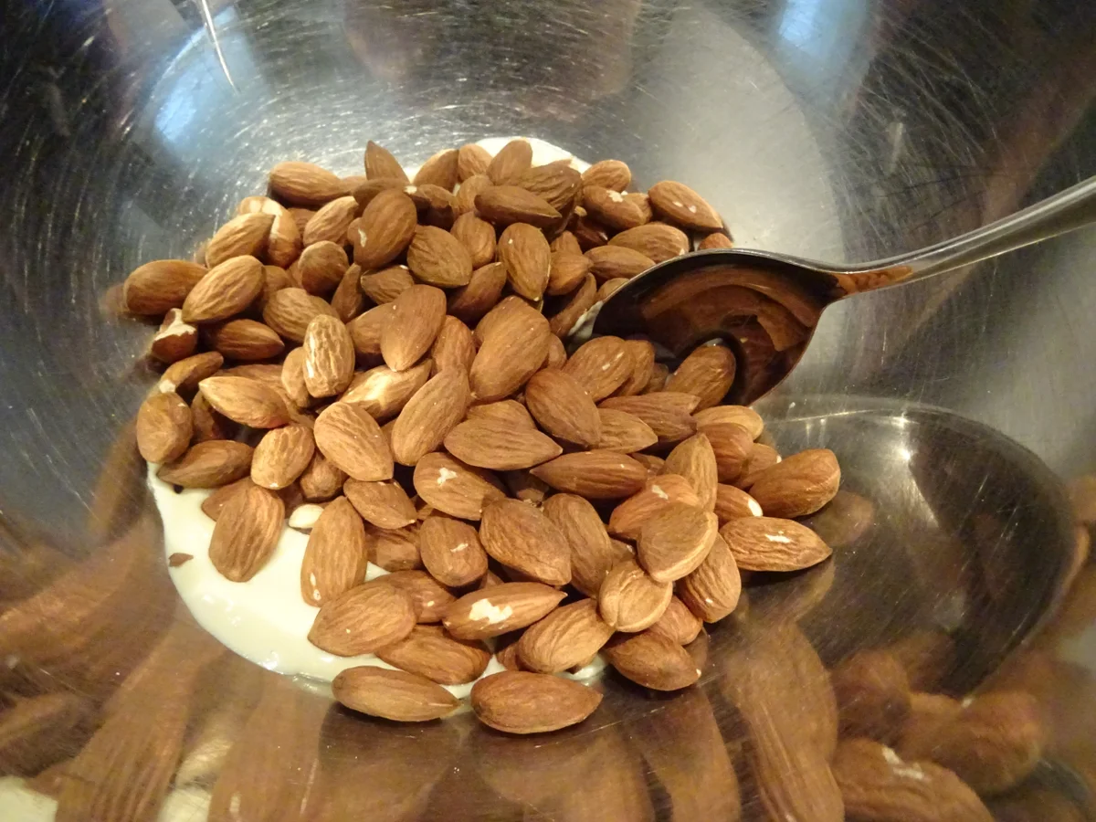 Weihnachtsmandeln mit weißer und dunkler Schokolade - Rezept - Bild Nr. 9