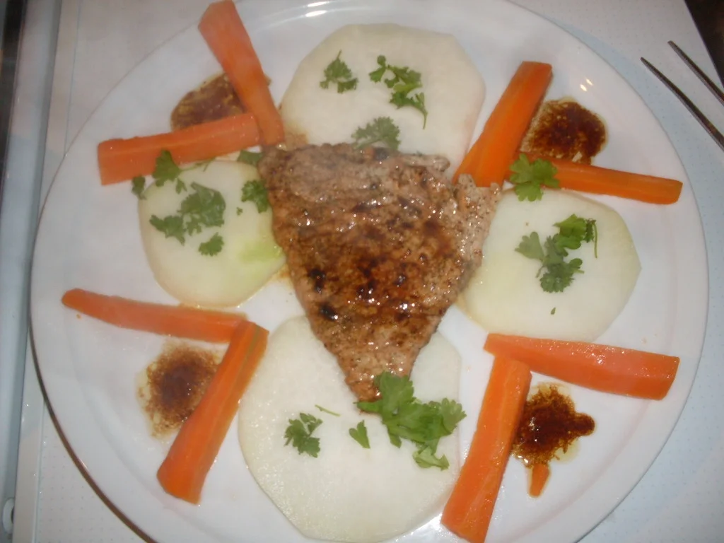 Rezept: Kalbfleisch-Schnitzel auf Kohlrabischeiben mit Möhrenstifte Bild Nr. 2 Kalbfleisch-Schnitzel auf Kohlrabischeiben mit Möhrenstifte - Rezept - Bild Nr. 2