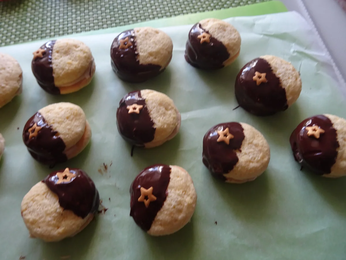 Rezept: Eierlikör-Softies mit Füllung Bild Nr. 3 Eierlikör-Softies mit Füllung - Rezept - Bild Nr. 3