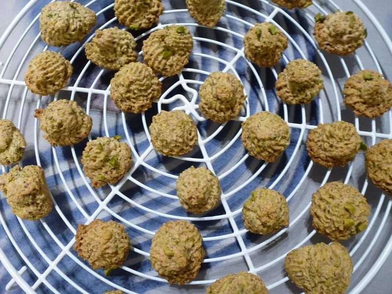 Rezept: Makronen mit Pistazien und Mandeln Bild Nr. 7 Makronen mit Pistazien und Mandeln - Rezept - Bild Nr. 7