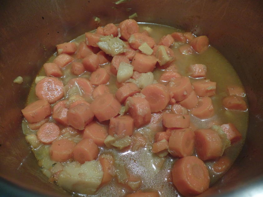 Möhrensuppe mit Ingwer und Kokosmilch - Rezept - kochbar.de