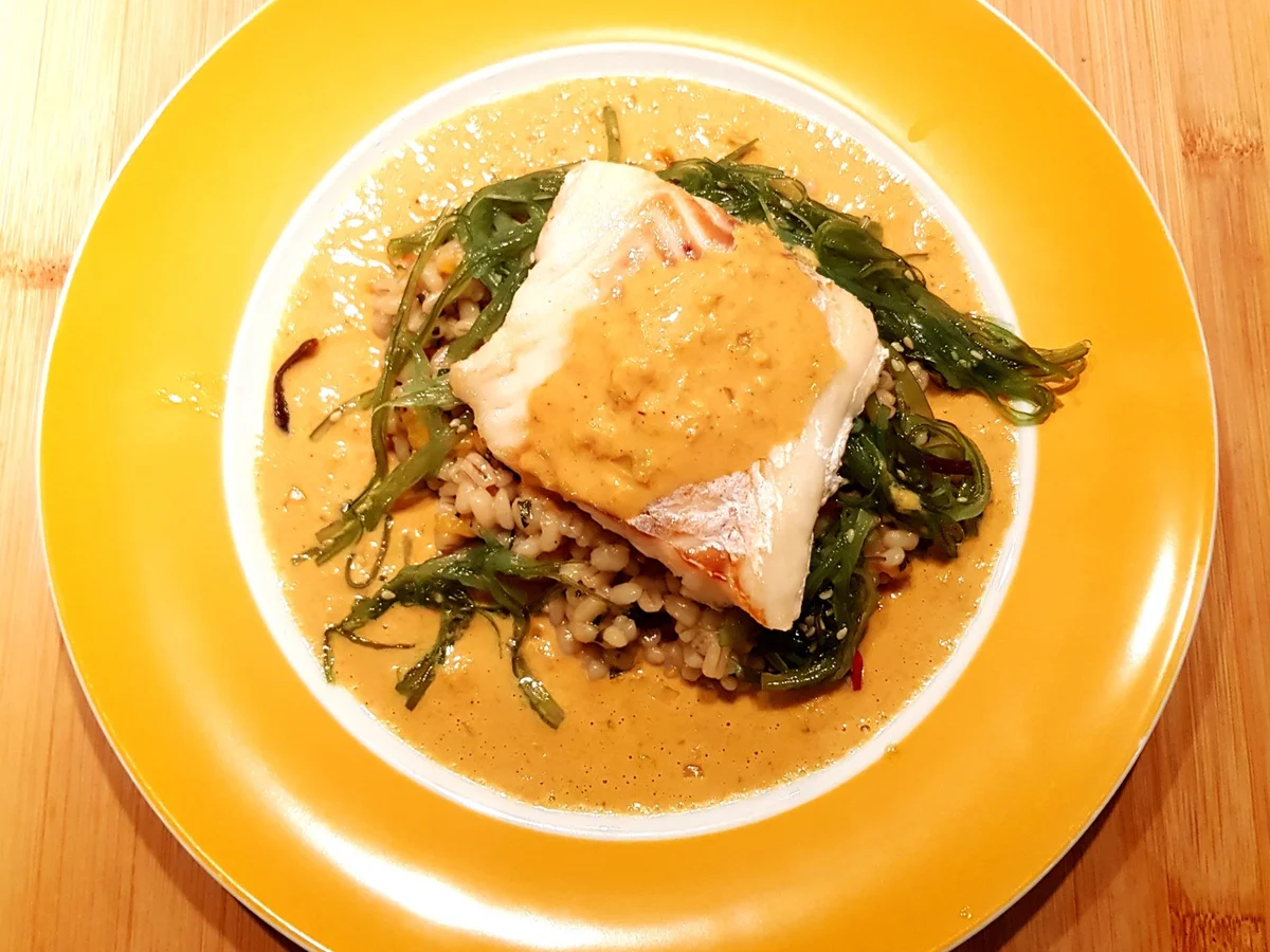 Kabeljau auf Graupenrisotto mit Thai-Curry-Schaum - Rezept - Bild Nr. 2