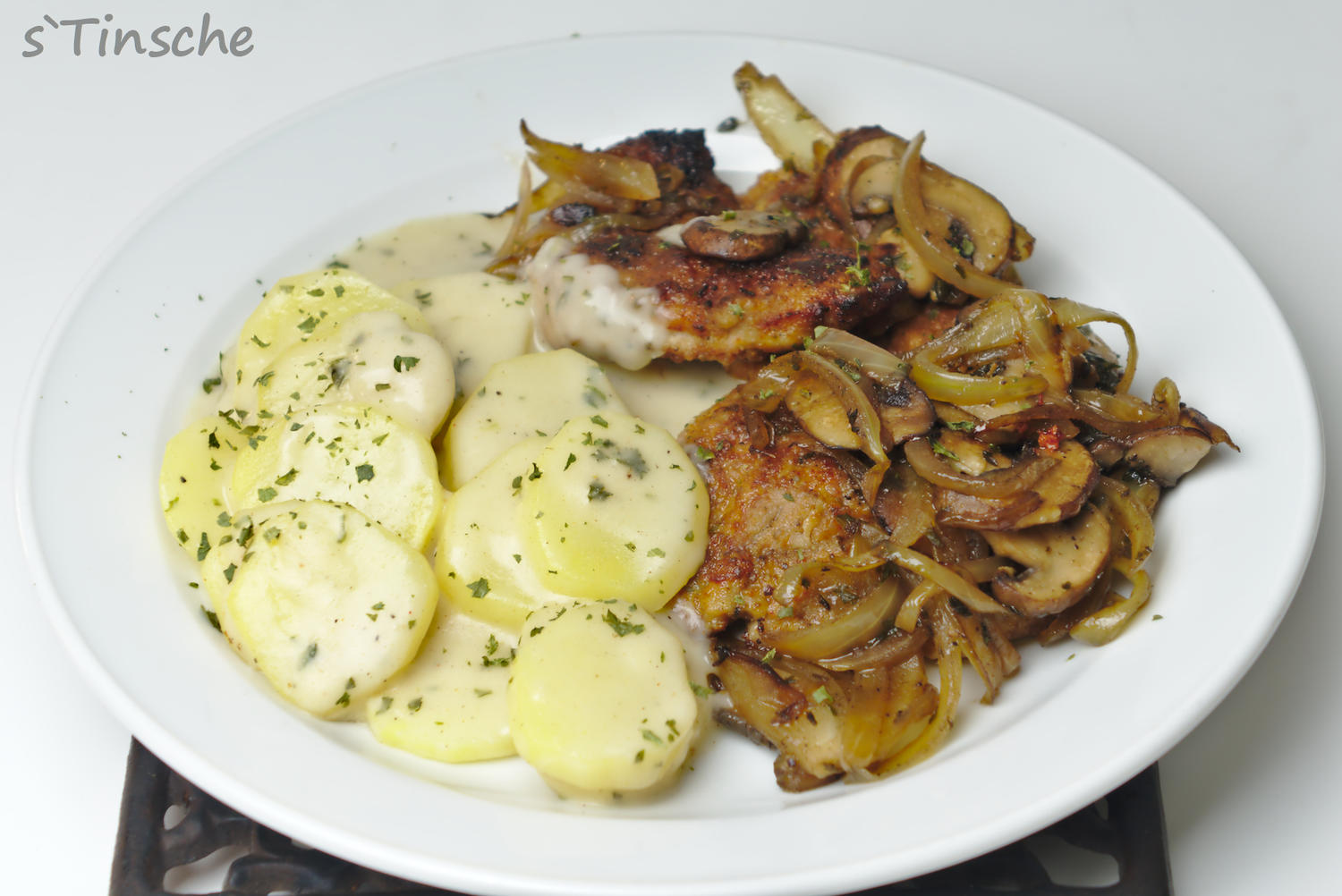 Rahmkartoffeln Dazu gabs mehlierte Schlosssteak &amp; Salat - Rezept mit ...