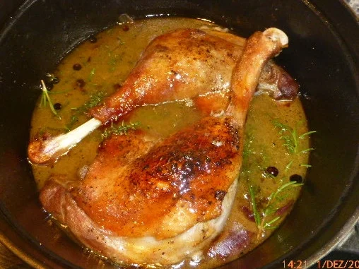 Rezept: Gänsekeule in Apfelsauce Bild Nr. 5 Gänsekeule in Apfelsauce - Rezept - Bild Nr. 5