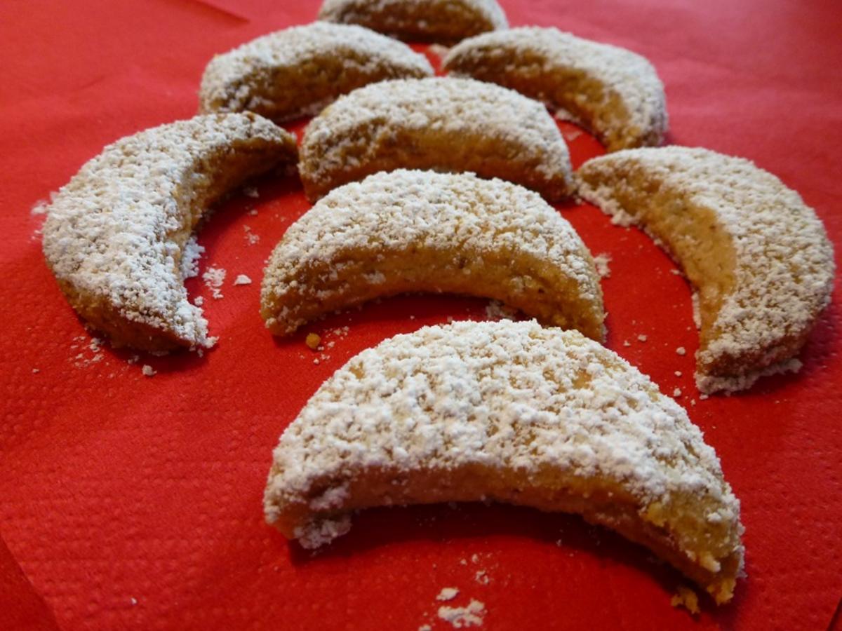 Halbmonde Weihnachtsgebäck Rezept mit Bild kochbar.de