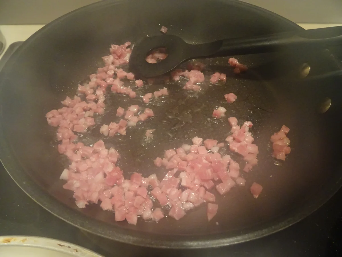 Kaspressknödel mit Rahmspitzkohl und Röstzwiebeln - Rezept - Bild Nr. 4