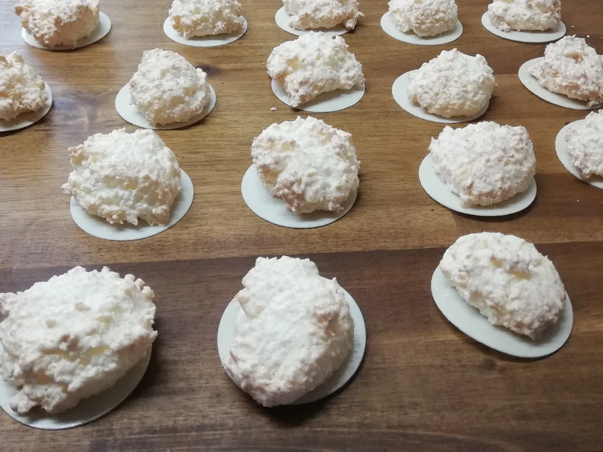 Kokos-, Mandel- und Haselnussmakronen - Rezept - Bild Nr. 6
