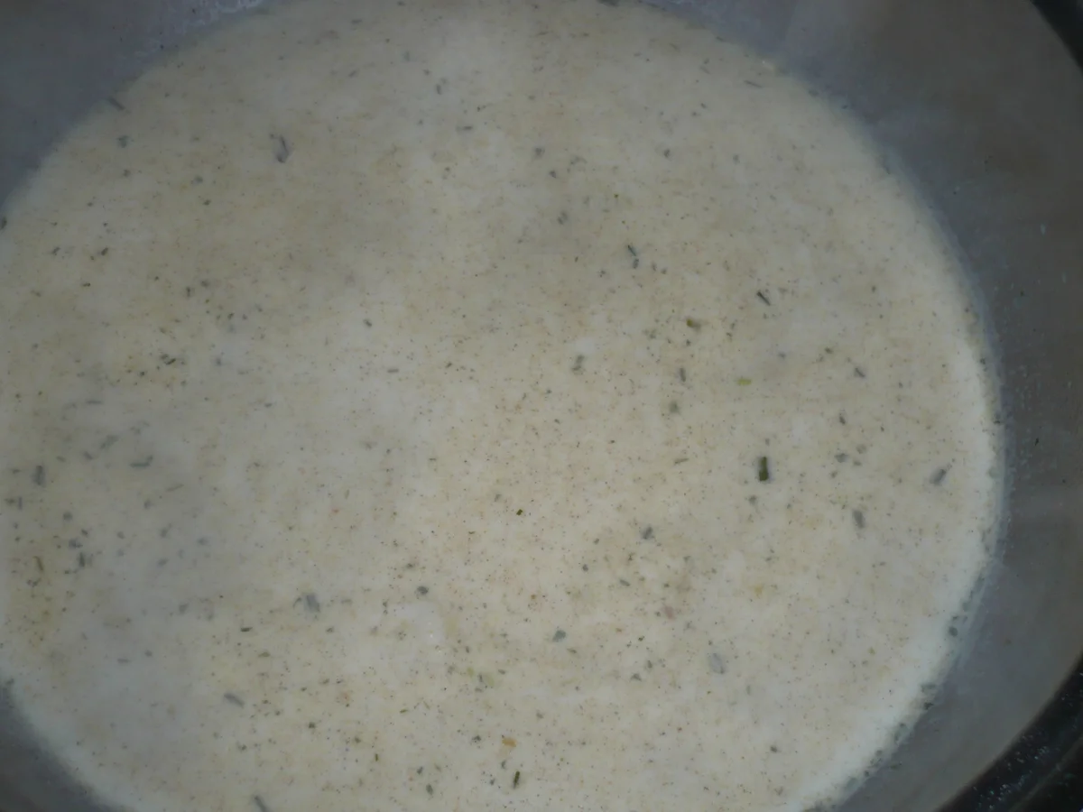 Lachsfilet mit Wirsingnudeln an Meerrettichsauce - Rezept - Bild Nr. 4