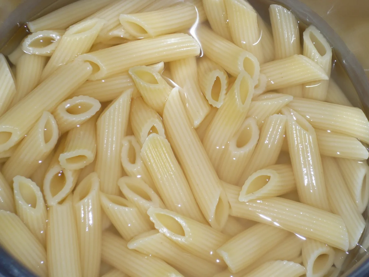 Lachsfilet mit Wirsingnudeln an Meerrettichsauce - Rezept - Bild Nr. 5