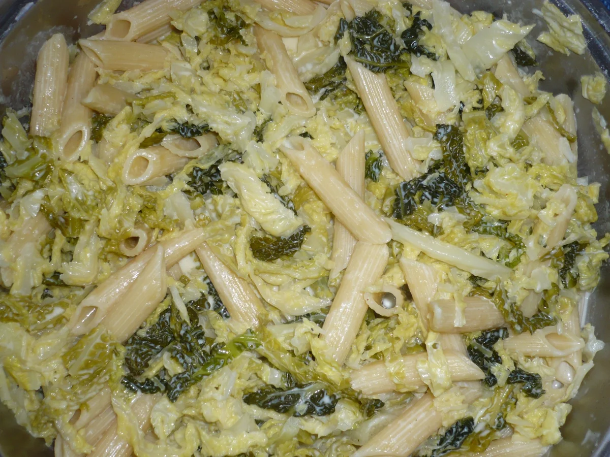 Lachsfilet mit Wirsingnudeln an Meerrettichsauce - Rezept - Bild Nr. 6