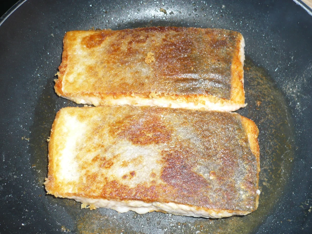 Lachsfilet mit Wirsingnudeln an Meerrettichsauce - Rezept - Bild Nr. 7