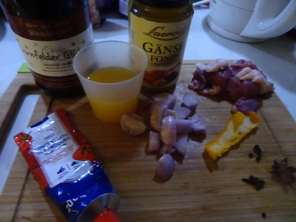 Rezept: Barbarie-Entenbrust mit Glühwein-Lebkuchensoße und Steckrüben-Rösti Bild Nr. 12 Barbarie-Entenbrust mit Glühwein-Lebkuchensoße und Steckrüben-Rösti - Rezept - Bild Nr. 12