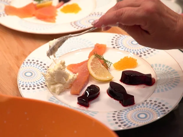 Rezept: Selbstgebeizter Seesaibling / Rote Rübe / Kren Bild Nr. 2 Selbstgebeizter Seesaibling / Rote Rübe / Kren - Rezept - Bild Nr. 2