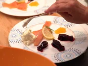 Selbstgebeizter Seesaibling / Rote Rübe / Kren - Rezept - Bild Nr. 2