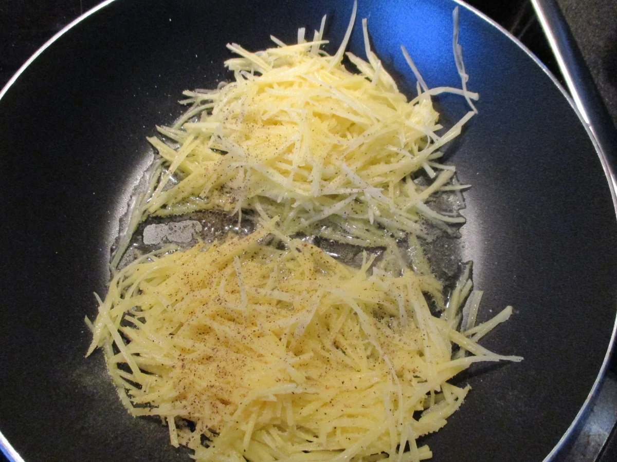 Rezept: 1. Vorspeise: Rösti mit Lachs = kochbar Challenge 12.0 (Dezember 2019) Bild Nr. 6 1. Vorspeise: Rösti mit Lachs = kochbar Challenge 12.0 (Dezember 2019) - Rezept - Bild Nr. 6