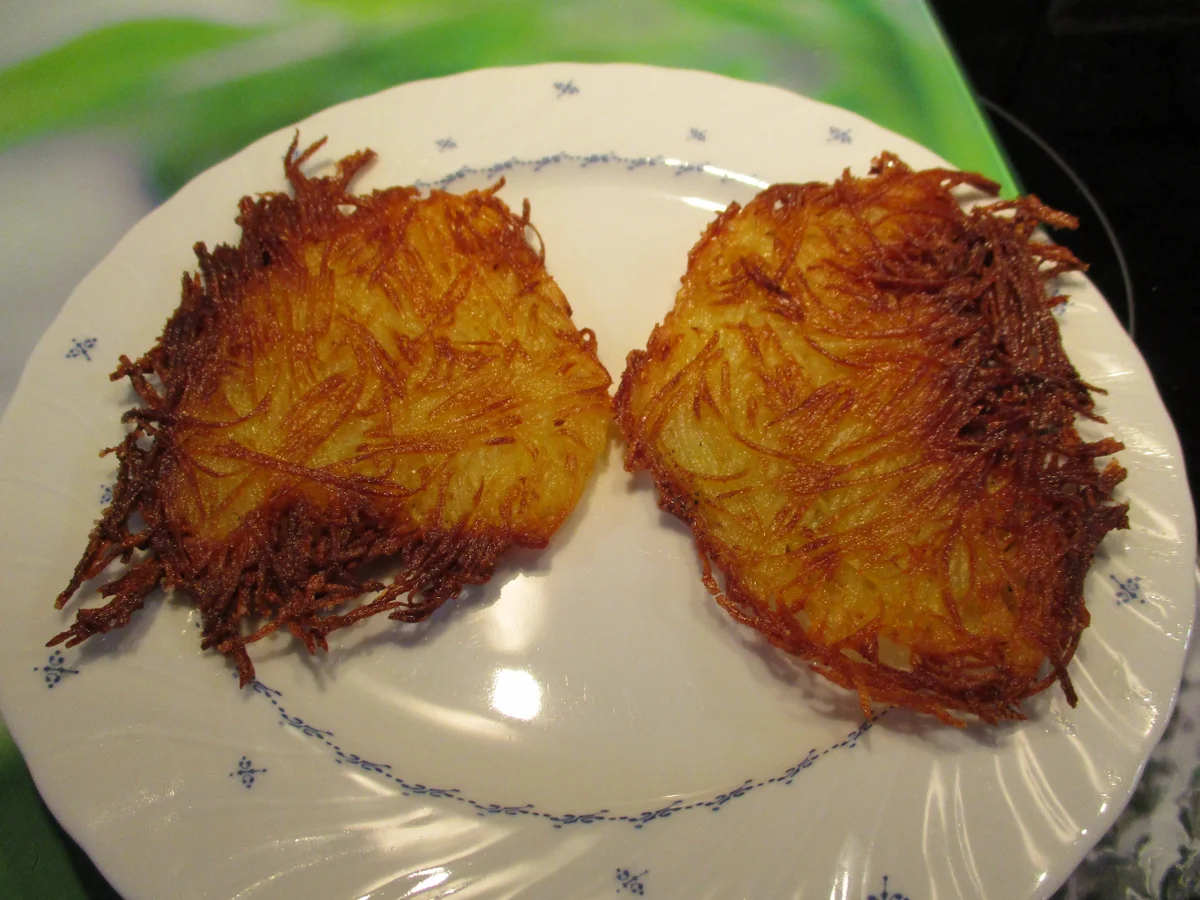 Rezept: 1. Vorspeise: Rösti mit Lachs = kochbar Challenge 12.0 (Dezember 2019) Bild Nr. 7 1. Vorspeise: Rösti mit Lachs = kochbar Challenge 12.0 (Dezember 2019) - Rezept - Bild Nr. 7