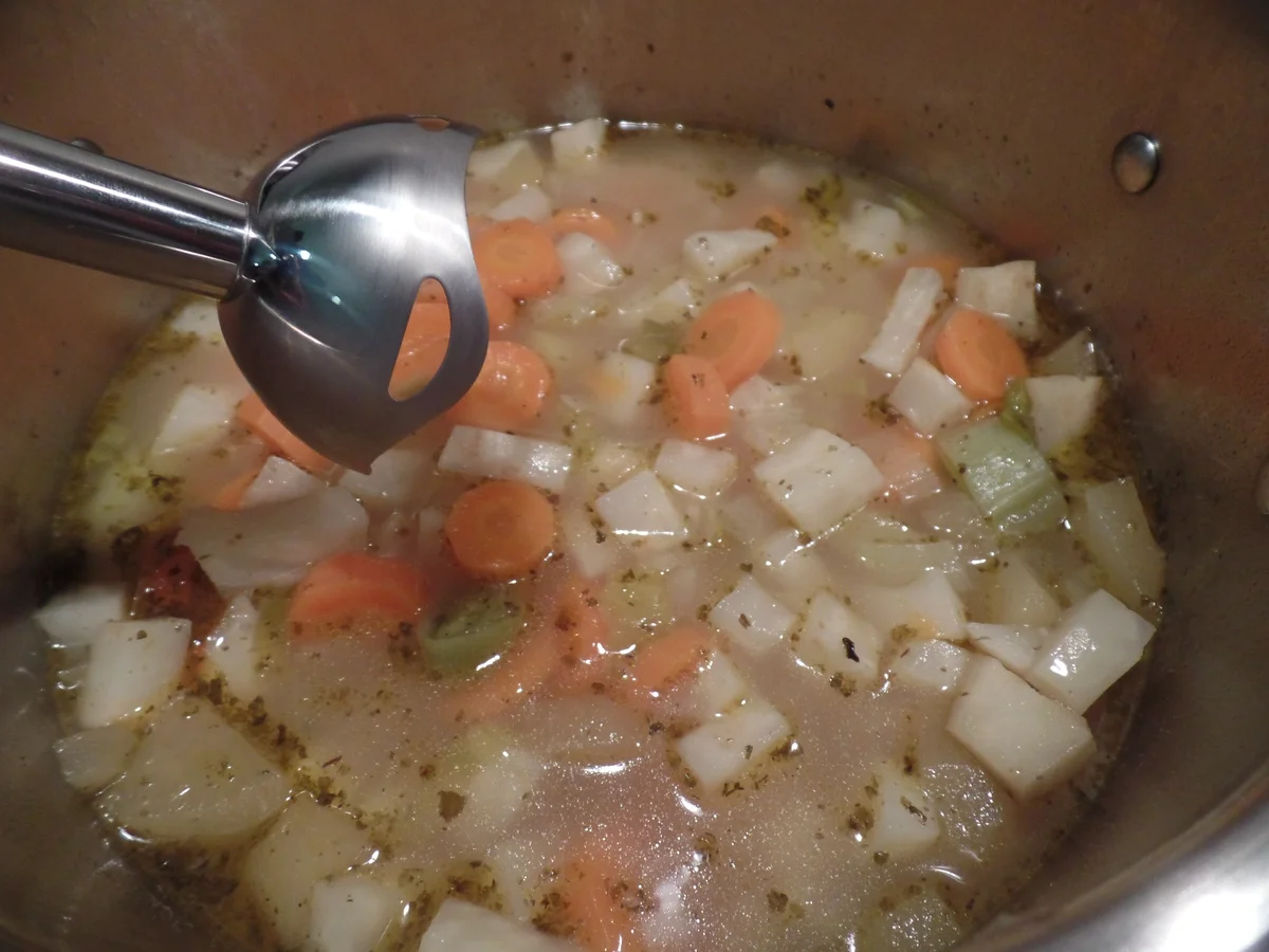 Rezept: Gemüse-Apfel-Suppe Bild Nr. 9637 Gemüse-Apfel-Suppe - Rezept - Bild Nr. 9637