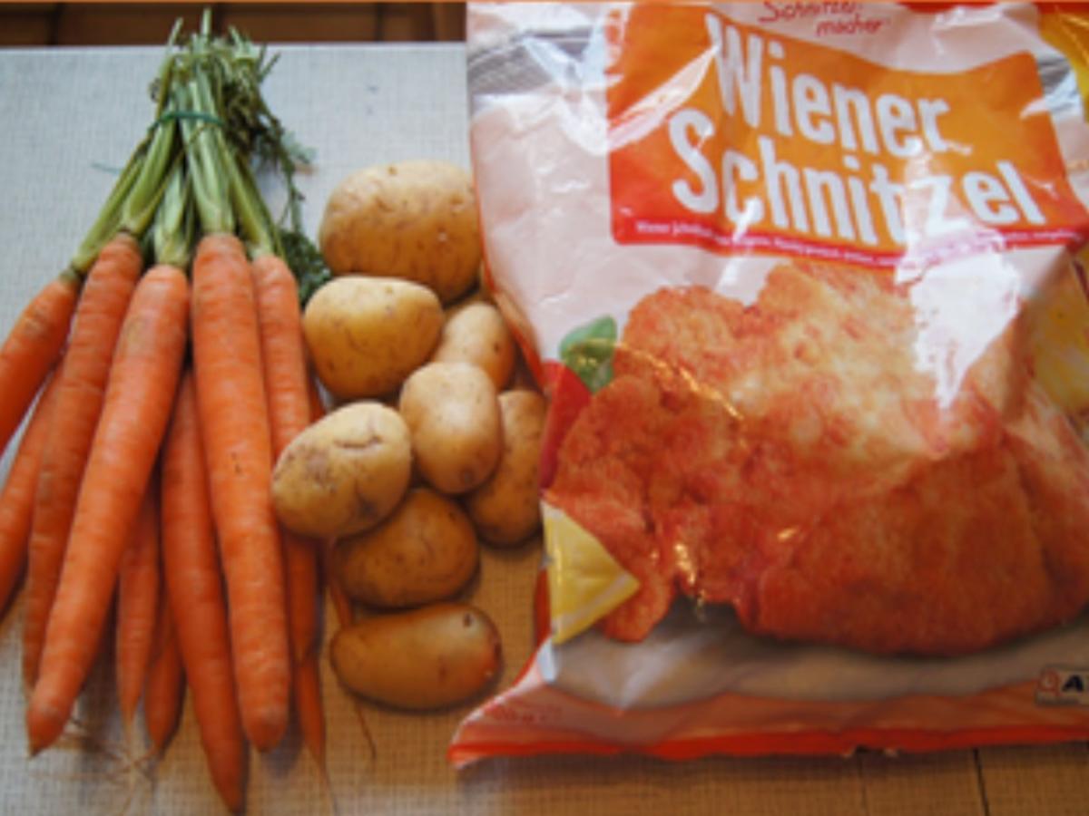 Wiener Schnitzel vom Schwein mit Honig-Bundmöhren und Sahne-Kartoffelstampf - Rezept - Bild Nr. 3