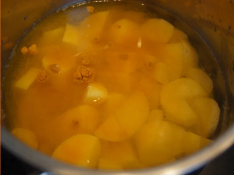 Wiener Schnitzel vom Schwein mit Honig-Bundmöhren und Sahne-Kartoffelstampf - Rezept - Bild Nr. 14