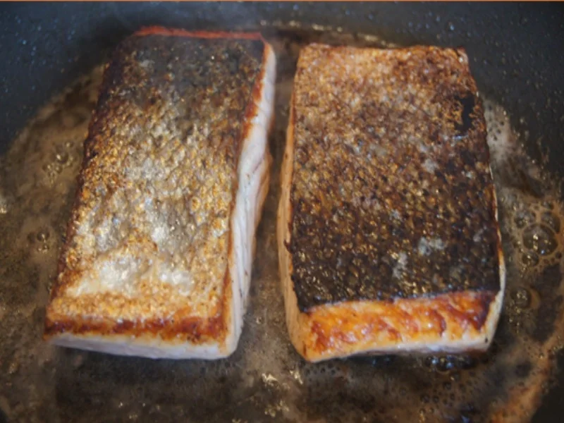 Rezept: Lachsfilet mit Meerrettichsauce, Drillingen und Romana Salat Bild Nr. 9 Lachsfilet mit Meerrettichsauce, Drillingen und Romana Salat - Rezept - Bild Nr. 9