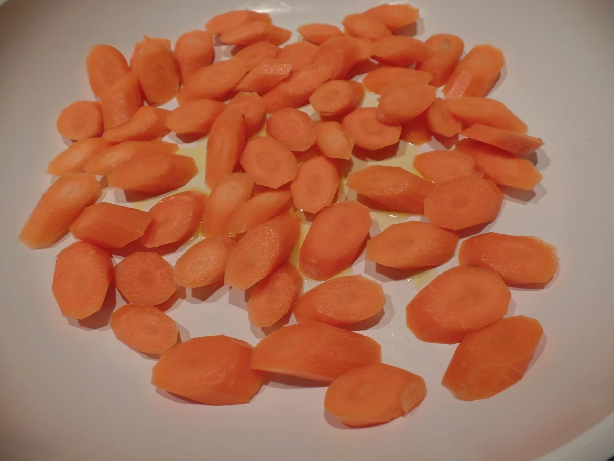 Rezept: Möhren-Pasta mit Walnuss-Petersilien -Pesto Bild Nr. 9659 Möhren-Pasta mit Walnuss-Petersilien -Pesto - Rezept - Bild Nr. 9659