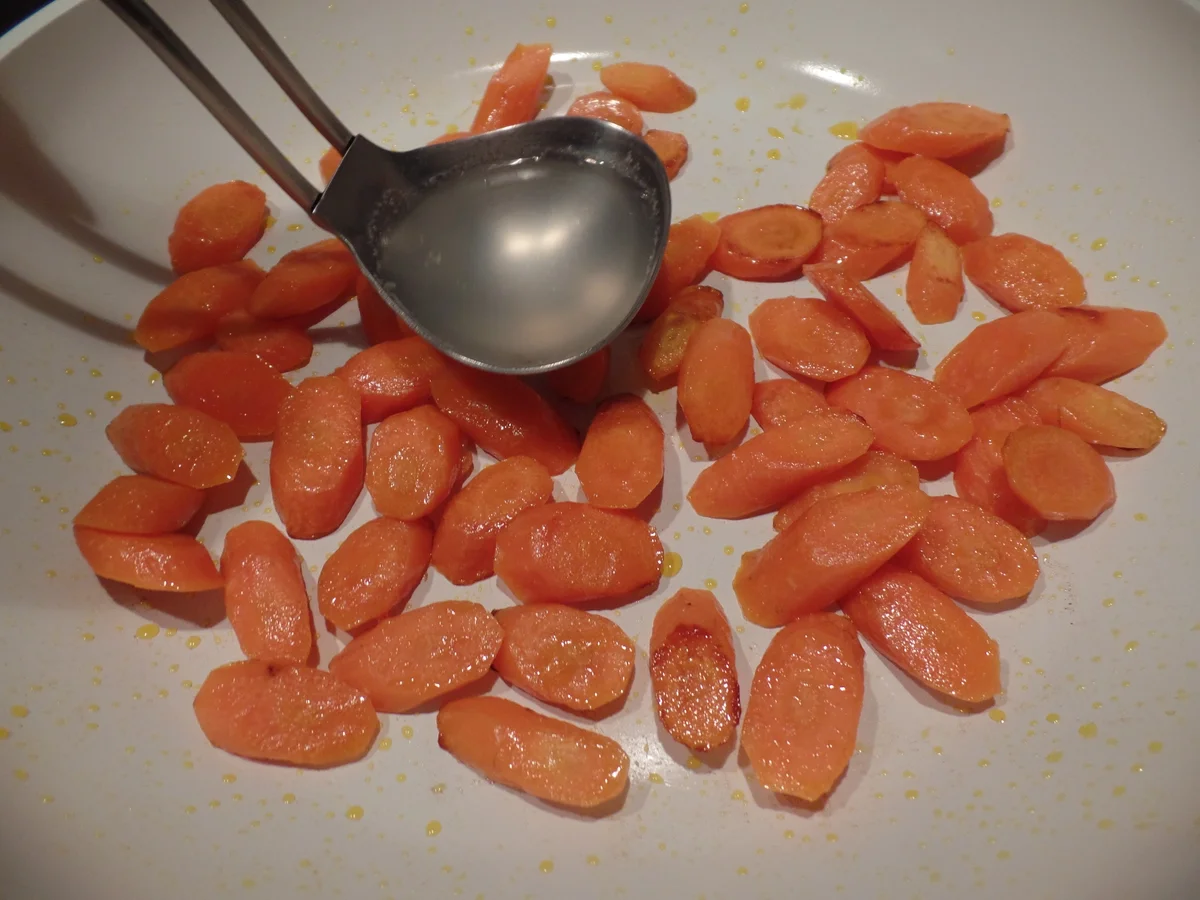 Rezept: Möhren-Pasta mit Walnuss-Petersilien -Pesto Bild Nr. 9662 Möhren-Pasta mit Walnuss-Petersilien -Pesto - Rezept - Bild Nr. 9662