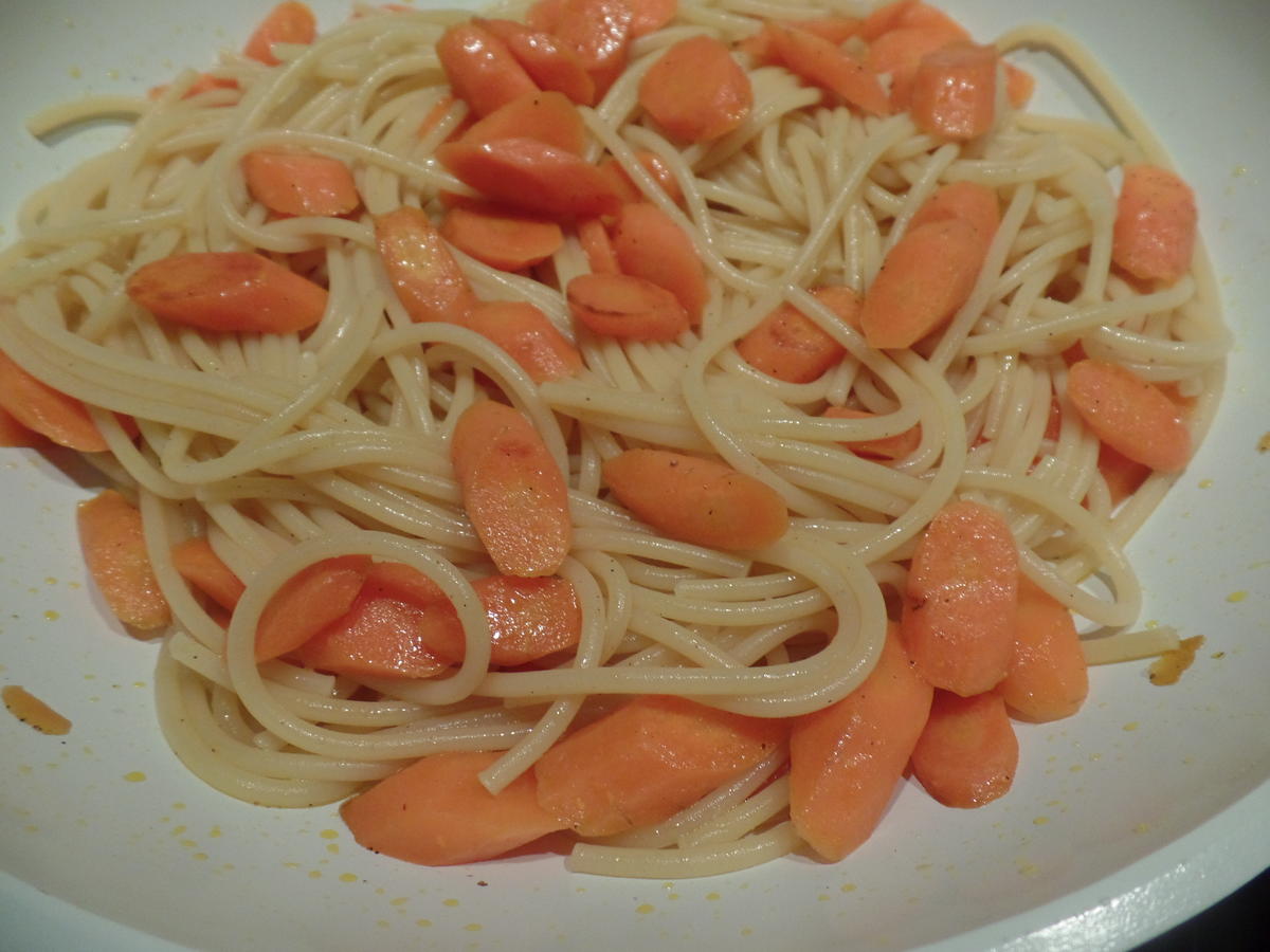 Möhren-Pasta mit Walnuss-Petersilien -Pesto - Rezept - Bild Nr. 9665