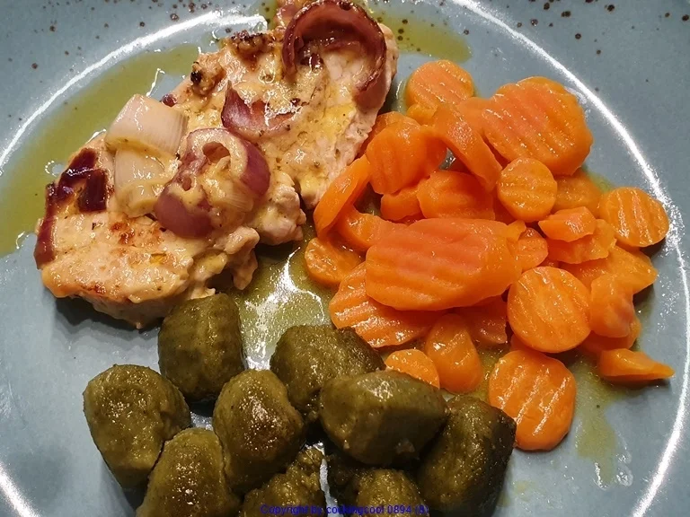 Rezept: Putenschnitzel- Spinat Gnocchi- Möhren Bild Nr. 11 Putenschnitzel- Spinat Gnocchi- Möhren - Rezept - Bild Nr. 11