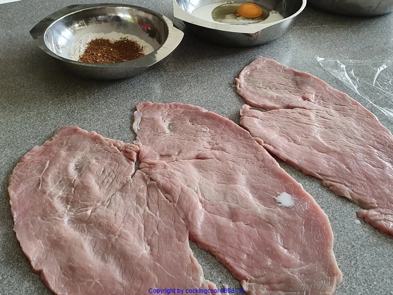 Weihnachtliches Kalbsschnitzel paniert - Rezept - Bild Nr. 3