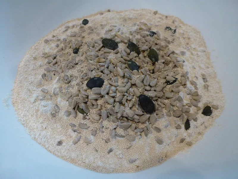 Rezept: Dinkel-Buchweizen-Brot Bild Nr. 4 Dinkel-Buchweizen-Brot - Rezept - Bild Nr. 4