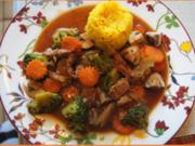 Schweinefilet mit Brokkoli und Gemüsemix im Wok mit gelben Basmatireis - Rezept - Bild Nr. 2