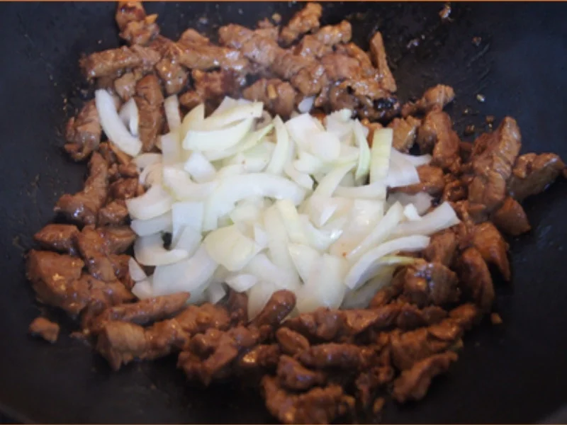 Schweinefilet mit Brokkoli und Gemüsemix im Wok mit gelben Basmatireis - Rezept - Bild Nr. 16