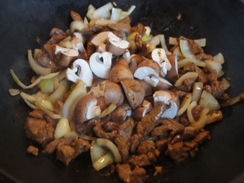 Schweinefilet mit Brokkoli und Gemüsemix im Wok mit gelben Basmatireis - Rezept - Bild Nr. 18