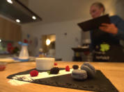 Crème brûlée mit Feigenmacarons - Rezept - Bild Nr. 2