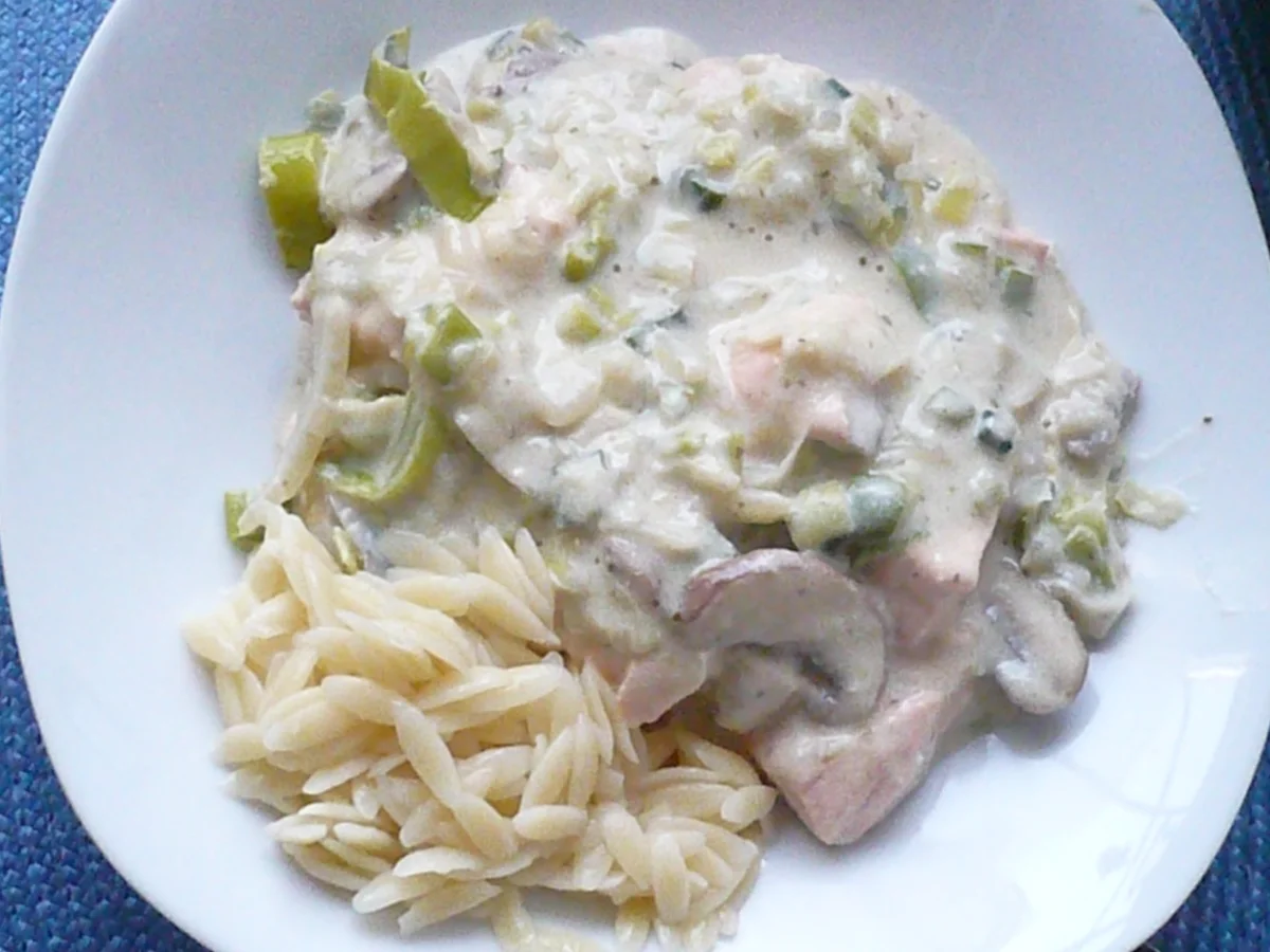 Rezept: Lachs in Lauch - Rahmsoße Bild Nr. 7 Lachs in Lauch - Rahmsoße - Rezept - Bild Nr. 7