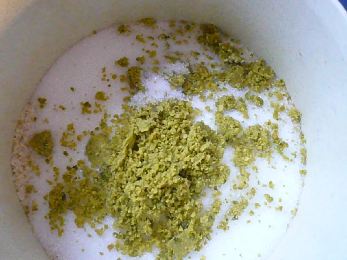 Rezept: Amaretti mit Pistazie Bild Nr. 4 Amaretti mit Pistazie - Rezept - Bild Nr. 4