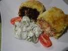 Kartoffel-Strudel mit zweierlei Füllung und Gurkensalat - Rezept - Bild Nr. 2