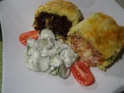 Rezept: Kartoffel-Strudel mit zweierlei Füllung und Gurkensalat Bild Nr. 2 Kartoffel-Strudel mit zweierlei Füllung und Gurkensalat - Rezept - Bild Nr. 2