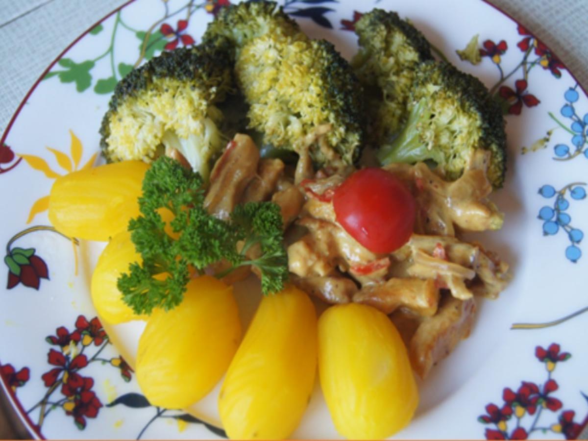 Hähnchenbrustfilet-Geschnetzeltes mit Brokkoli und Drillingen - Rezept ...