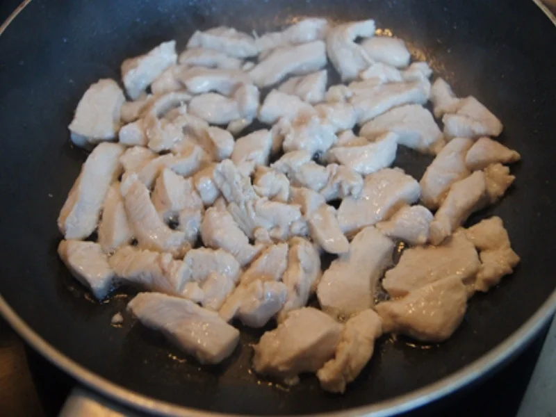 Rezept: Hähnchenbrustfilet-Geschnetzeltes mit Brokkoli und Drillingen Bild Nr. 7 Hähnchenbrustfilet-Geschnetzeltes mit Brokkoli und Drillingen - Rezept - Bild Nr. 7