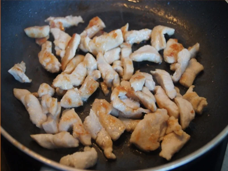 Rezept: Hähnchenbrustfilet-Geschnetzeltes mit Brokkoli und Drillingen Bild Nr. 8 Hähnchenbrustfilet-Geschnetzeltes mit Brokkoli und Drillingen - Rezept - Bild Nr. 8