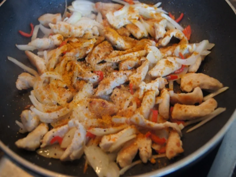 Rezept: Hähnchenbrustfilet-Geschnetzeltes mit Brokkoli und Drillingen Bild Nr. 11 Hähnchenbrustfilet-Geschnetzeltes mit Brokkoli und Drillingen - Rezept - Bild Nr. 11