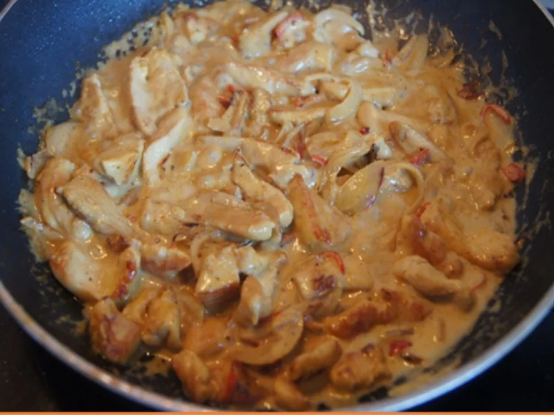 Rezept: Hähnchenbrustfilet-Geschnetzeltes mit Brokkoli und Drillingen Bild Nr. 12 Hähnchenbrustfilet-Geschnetzeltes mit Brokkoli und Drillingen - Rezept - Bild Nr. 12