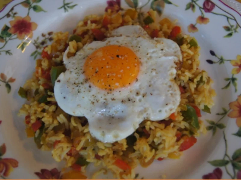 Gebratener Paprikamix-Reis mit Spiegelei - Rezept - Bild Nr. 2