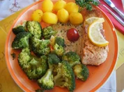 Rezept: Lachsfilet mit Sauce, Brokkoli und Drillingen Bild Nr. 2 Lachsfilet mit Sauce, Brokkoli und Drillingen - Rezept - Bild Nr. 2