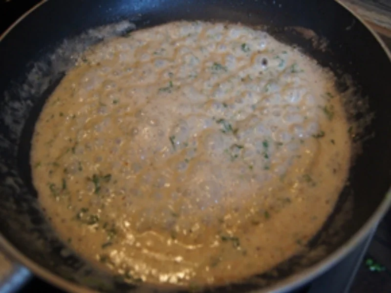 Lachsfilet mit Sauce, Brokkoli und Drillingen - Rezept - Bild Nr. 9