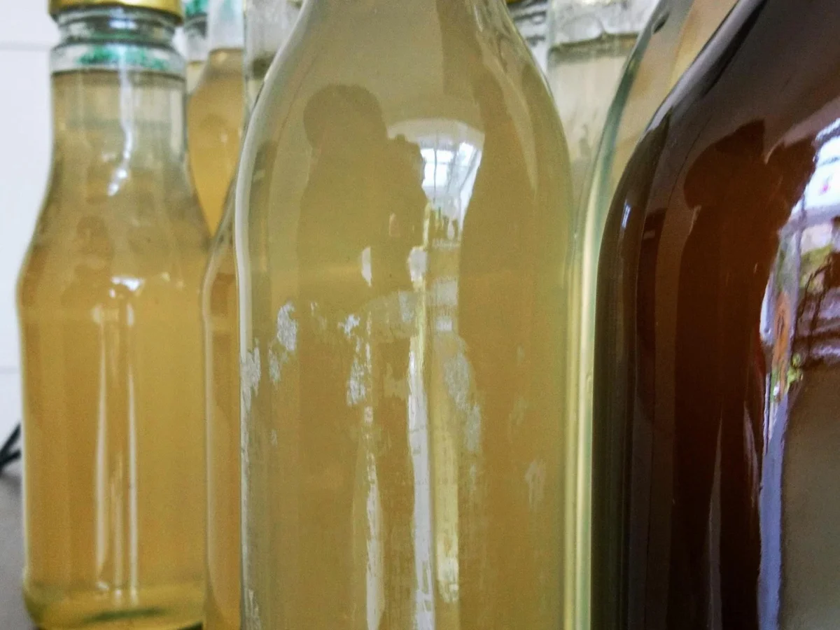 Rezept: Holunderblütensirup Bild Nr. 3 Holunderblütensirup - Rezept - Bild Nr. 3