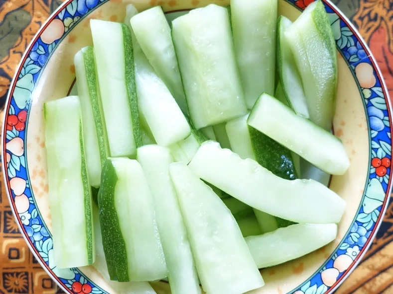 Gewürzte Gurkenstücke auf malayische Art - Rezept - Bild Nr. 10