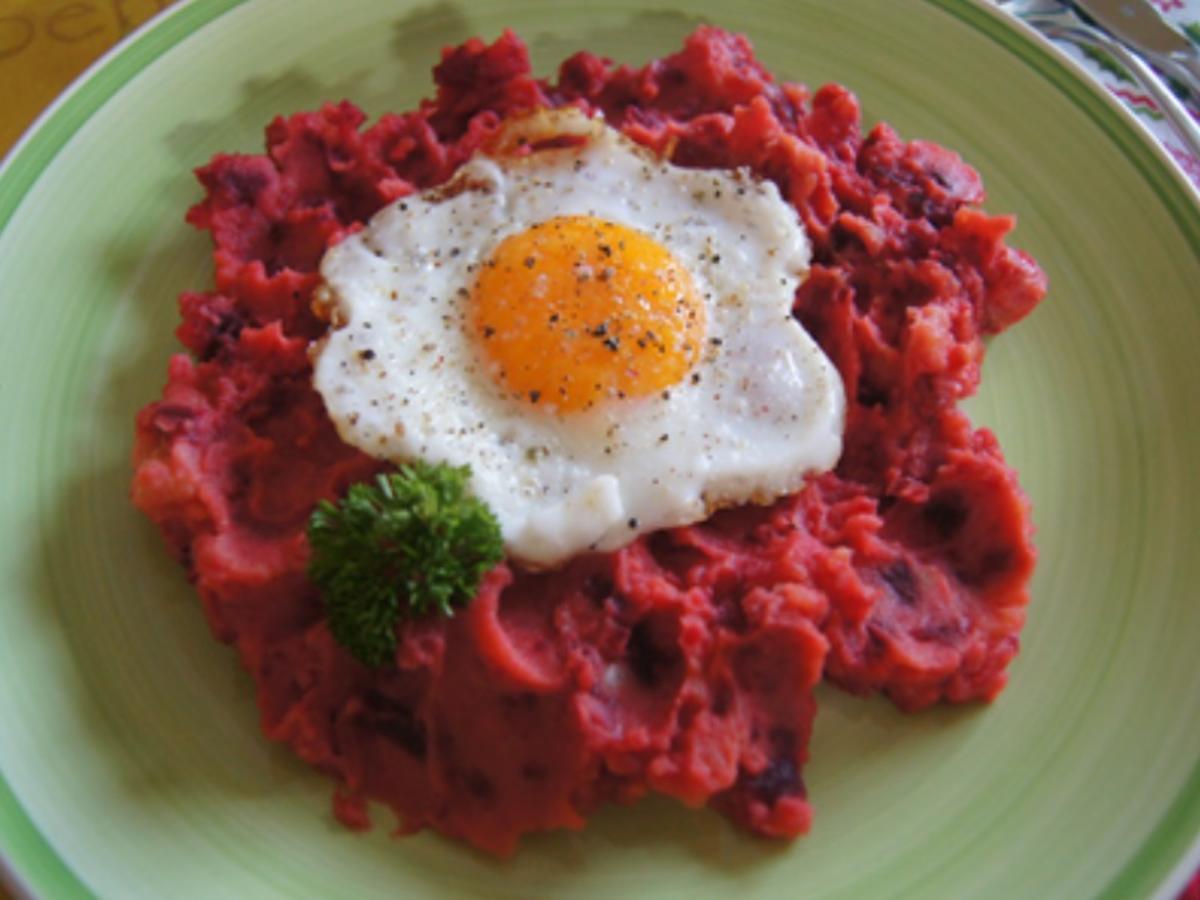 Rote-Bete-Kartoffel-Stampf mit Spiegelei und Chinakohlsalat - Rezept - Bild Nr. 2